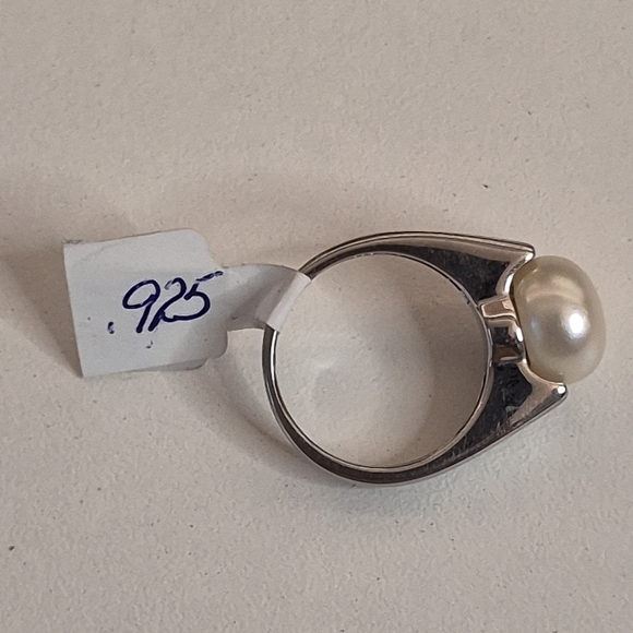 Sterling Silver Pearl Ring Size 6 - Picture 2 of 5